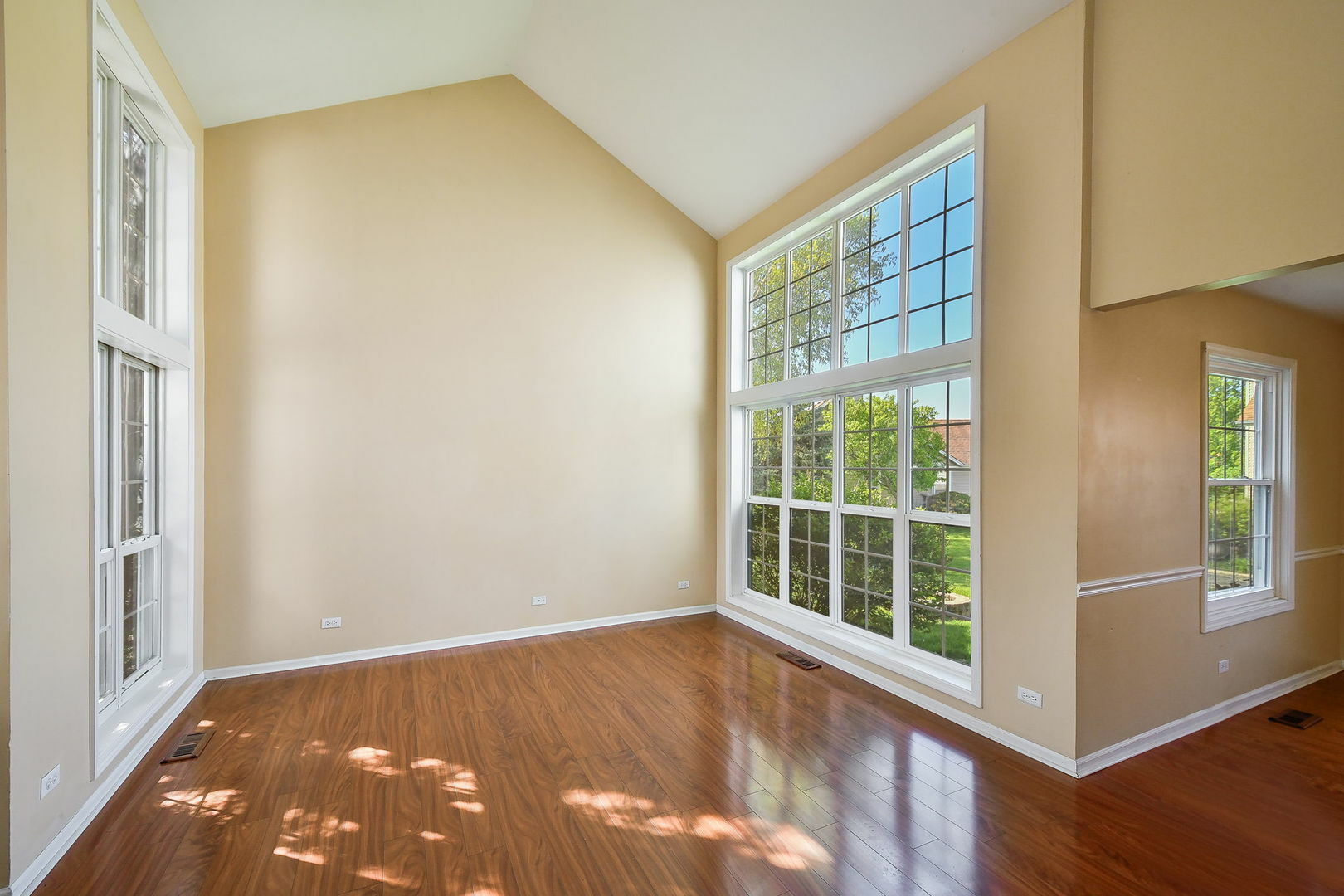 Property Photo: 434 Prairieview Drive IL 60543