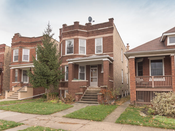 4249 W Melrose Street  Chicago IL 60641 photo