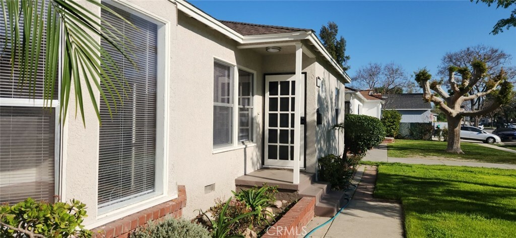 Property Photo: 10619 Roseton Avenue CA 90670