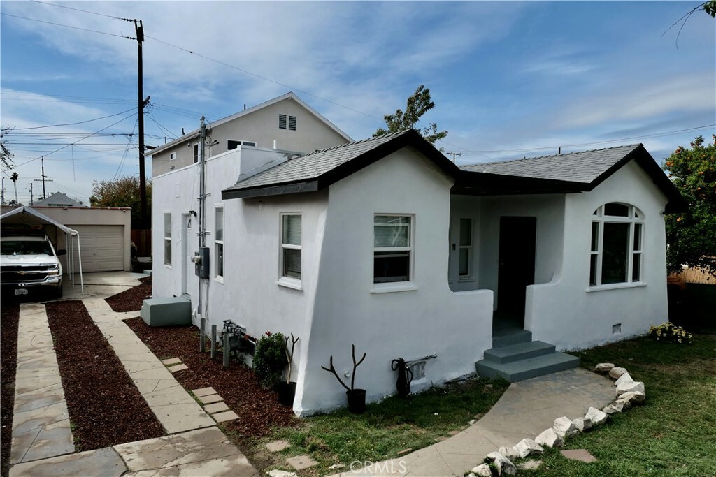 8627 John Ave  Los Angeles CA 90002 photo