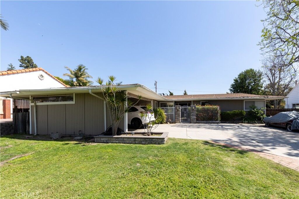 Property Photo:  8250 Ocean View Avenue  CA 90602 