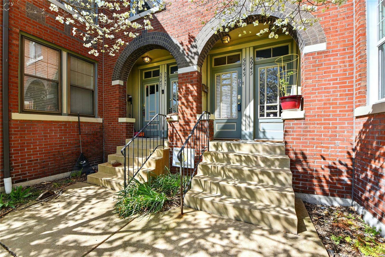 Property Photo: 5945 McPherson Avenue 2E MO 63112