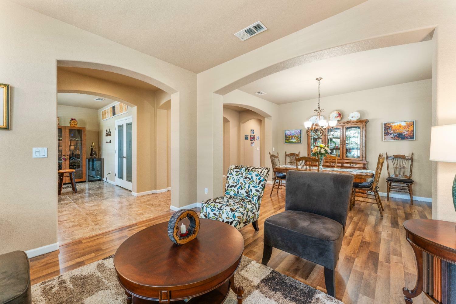 Property Photo: 2065 Laneworth Lane CA 95747