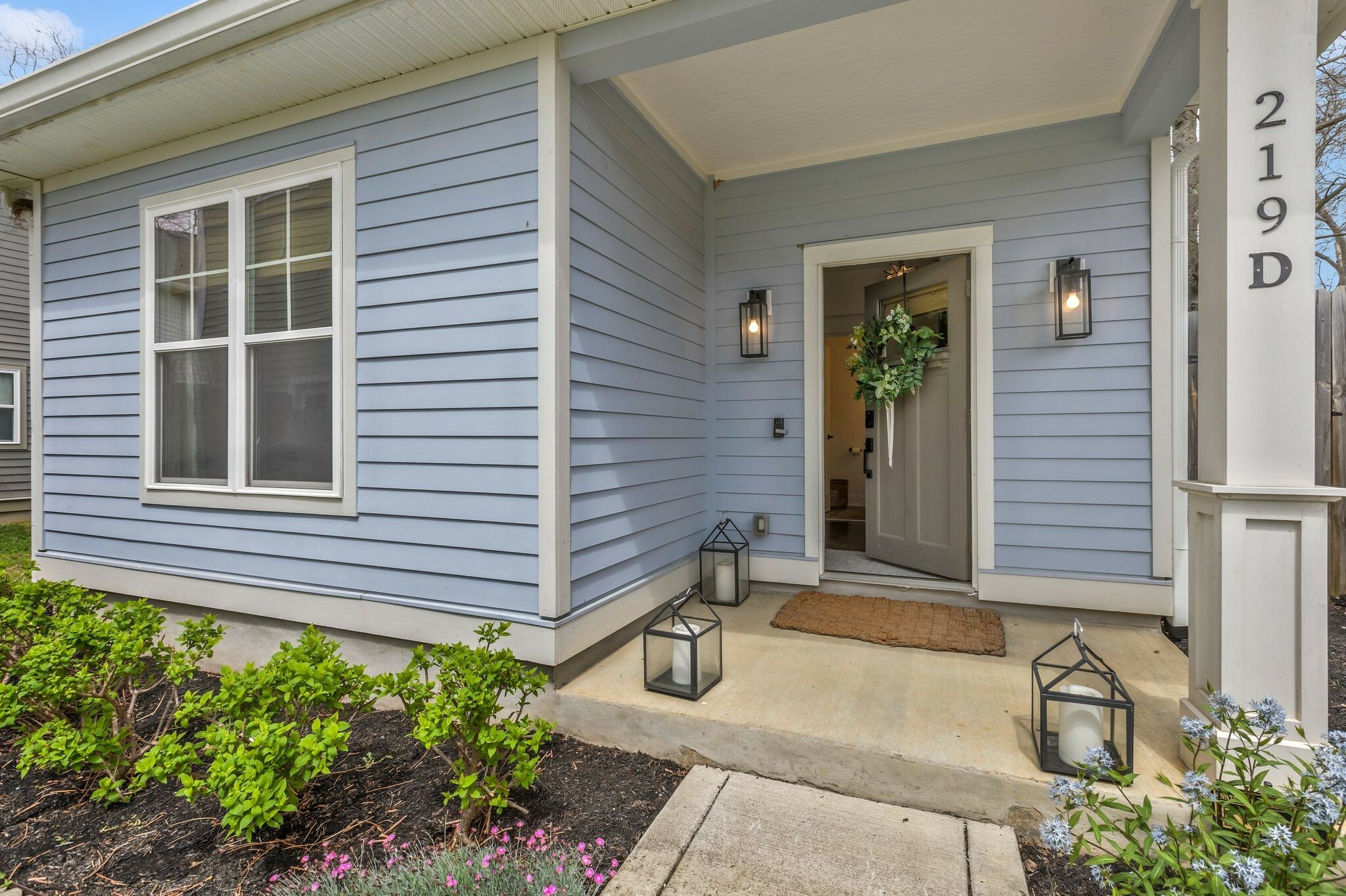 Property Photo: 219D Prince Ave TN 37207