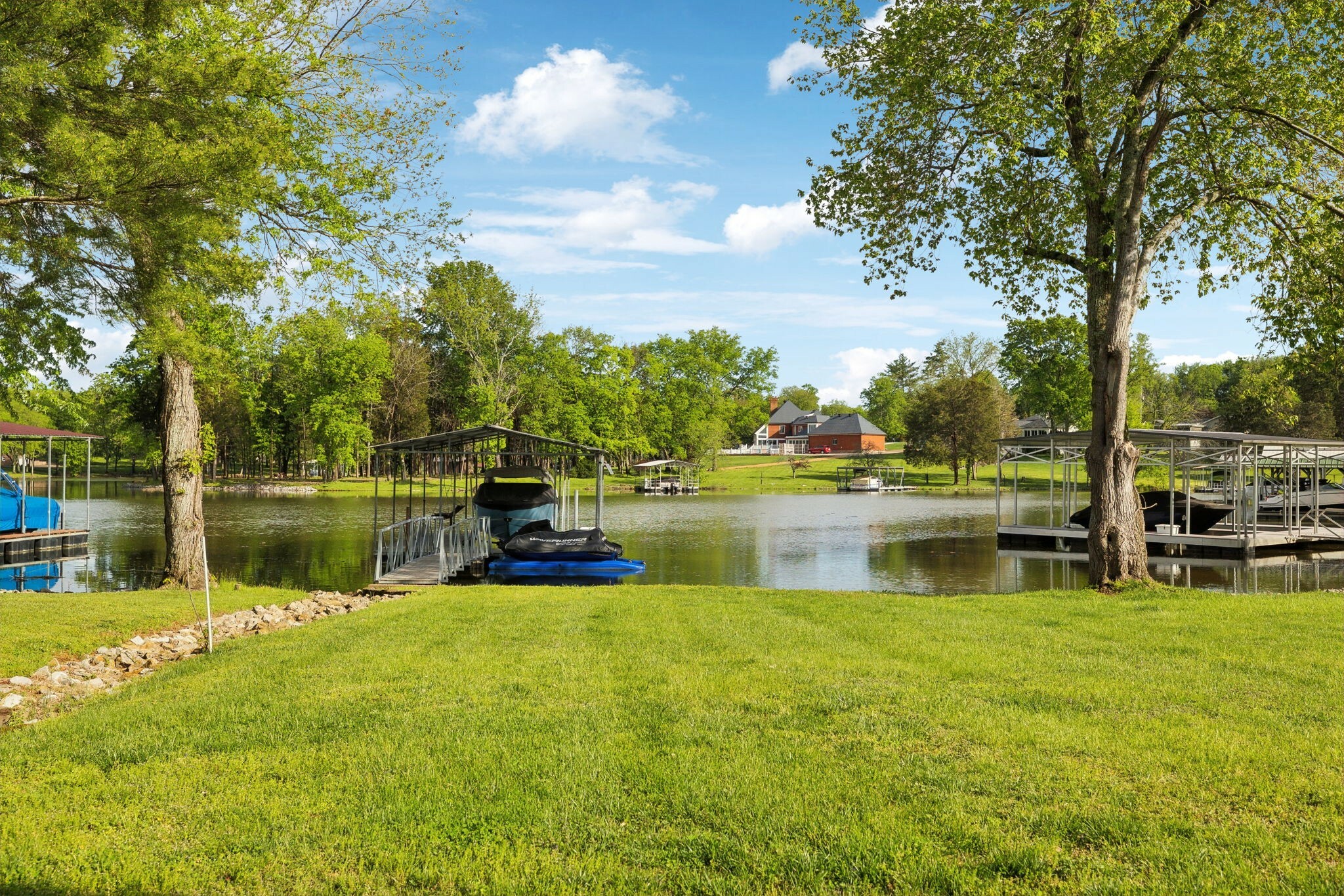 Property Photo: 1048 Edgewater Cir TN 37066