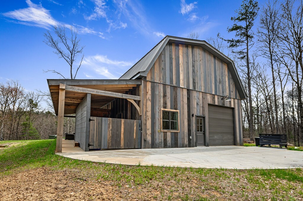 Property Photo: 174 Bear Hollow Drive GA 30559