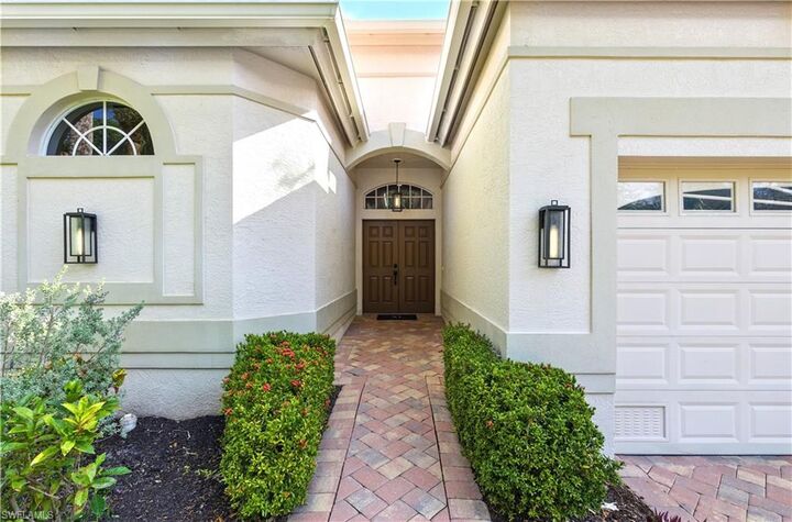 Property Photo: 27549 Riverbank Dr FL 34134
