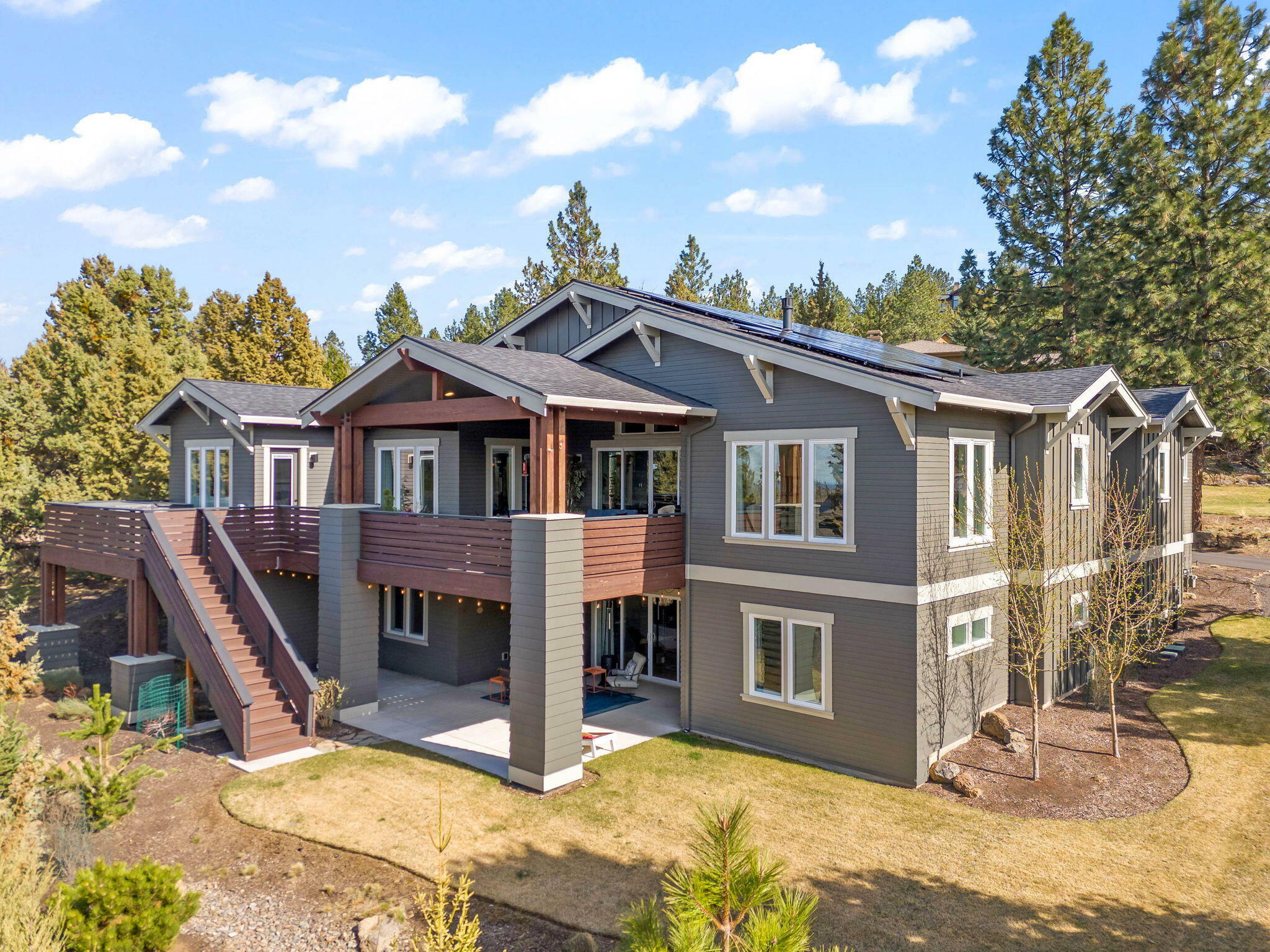Property Photo: 2042 NW Perspective Drive OR 97703