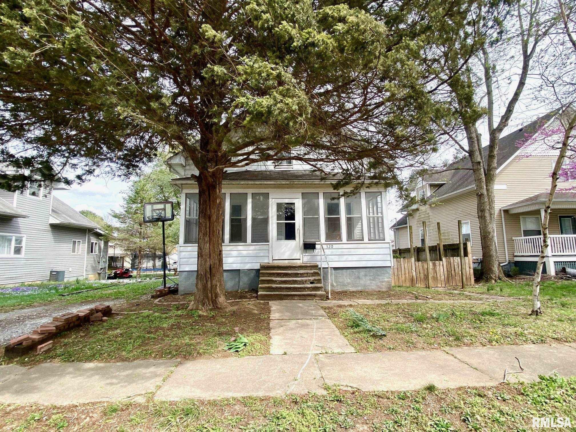 Property Photo: 320 S 19th Street IL 62948