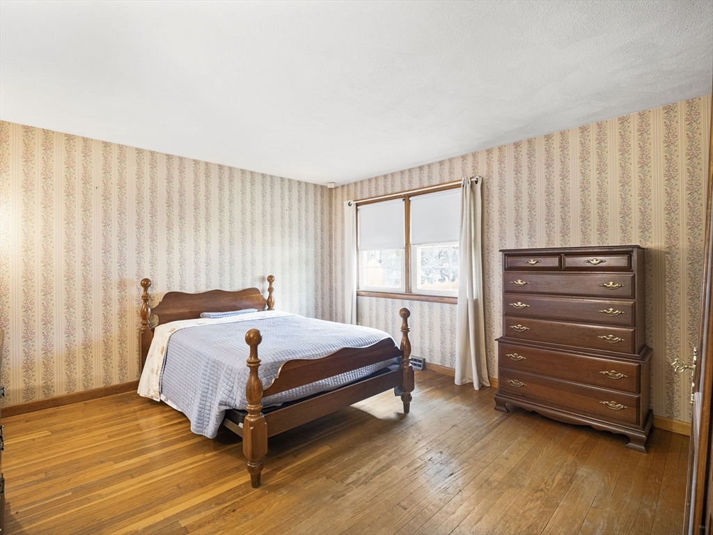 Property Photo:  20 Meadow Drive  MA 01854 