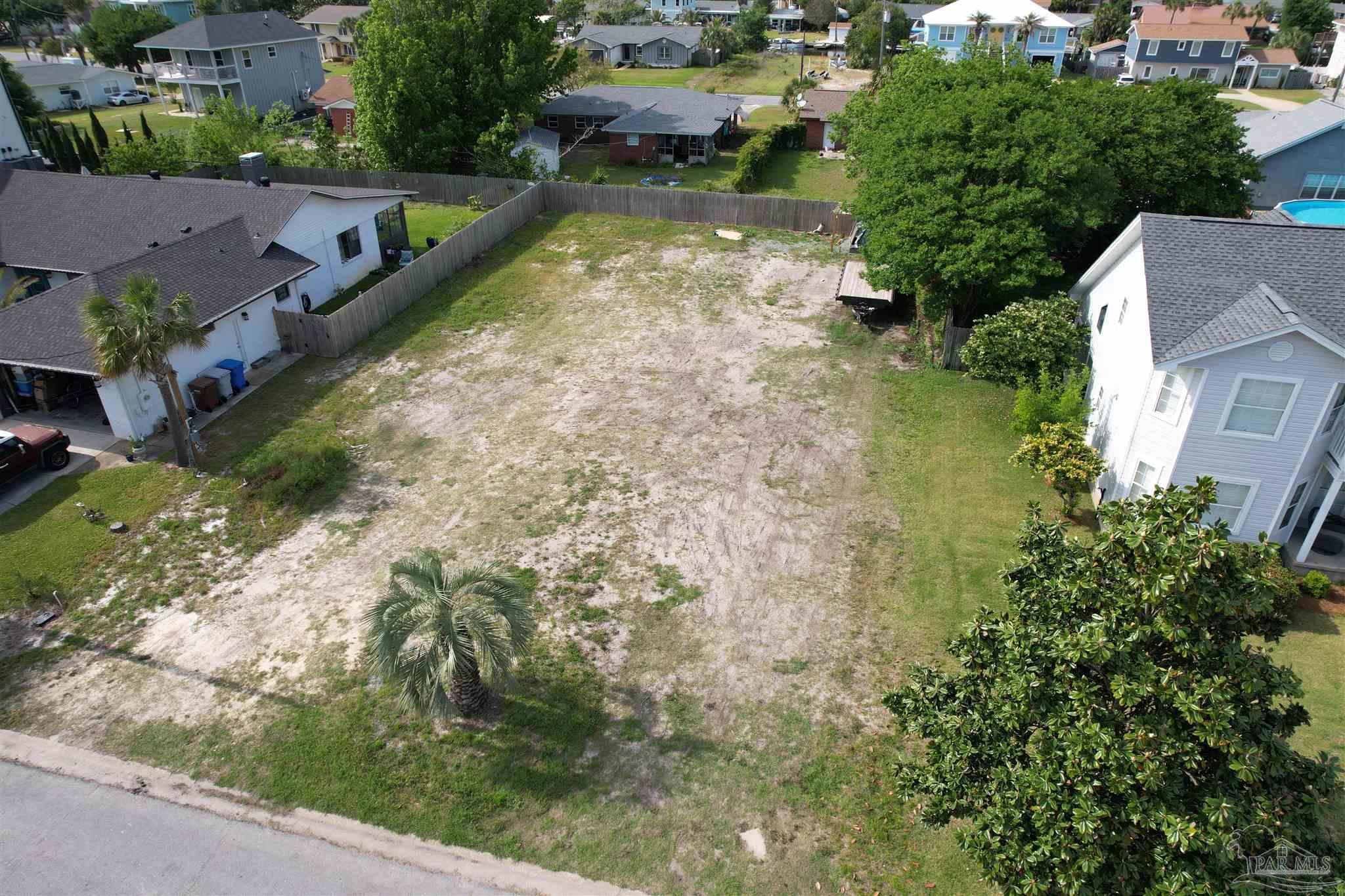 Property Photo:  3356 Edgewater Dr  FL 32563 