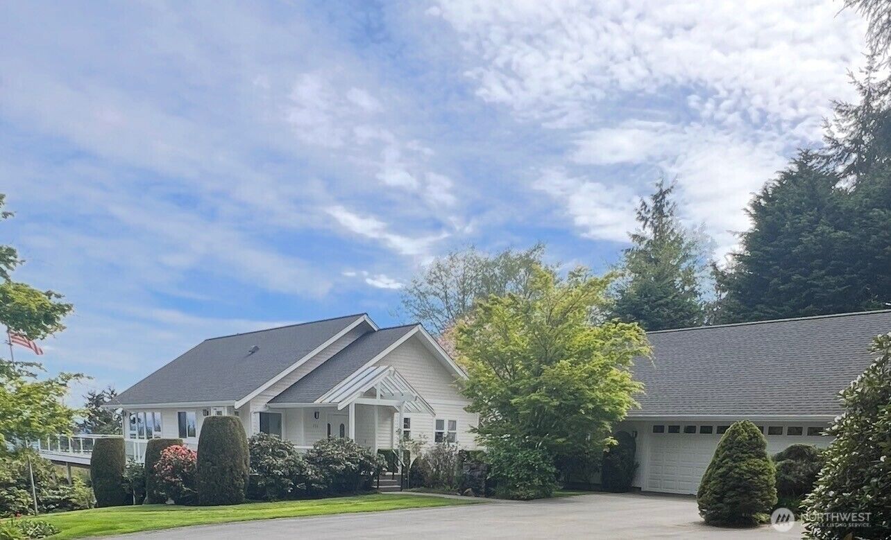 Property Photo:  124  Hoods View Court  WA 98365 