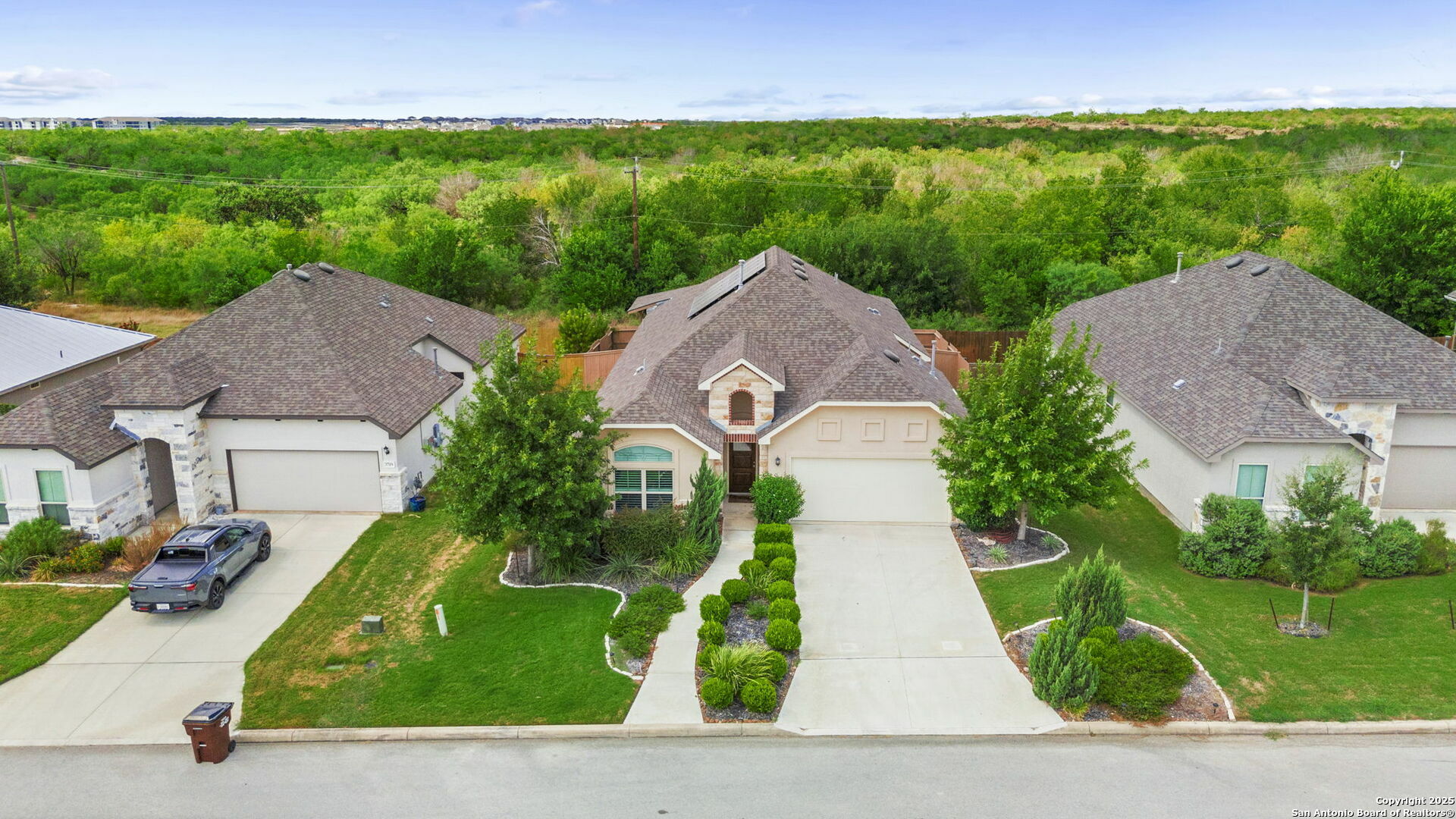 Property Photo: 3715 Brazos Bnd TX 78245