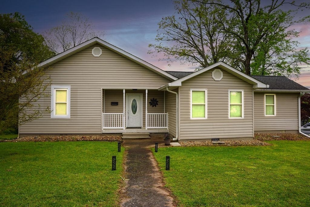 Property Photo: 704 Union Street SC 29340