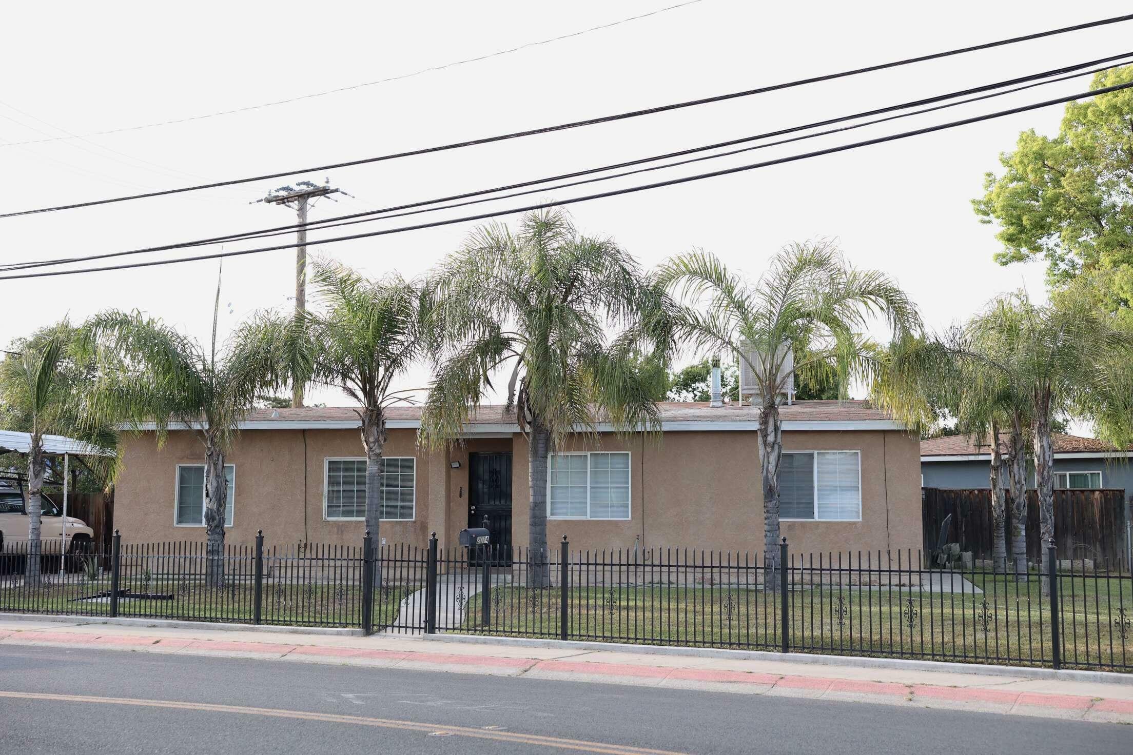 Property Photo: 2014 W Houston Avenue CA 93291