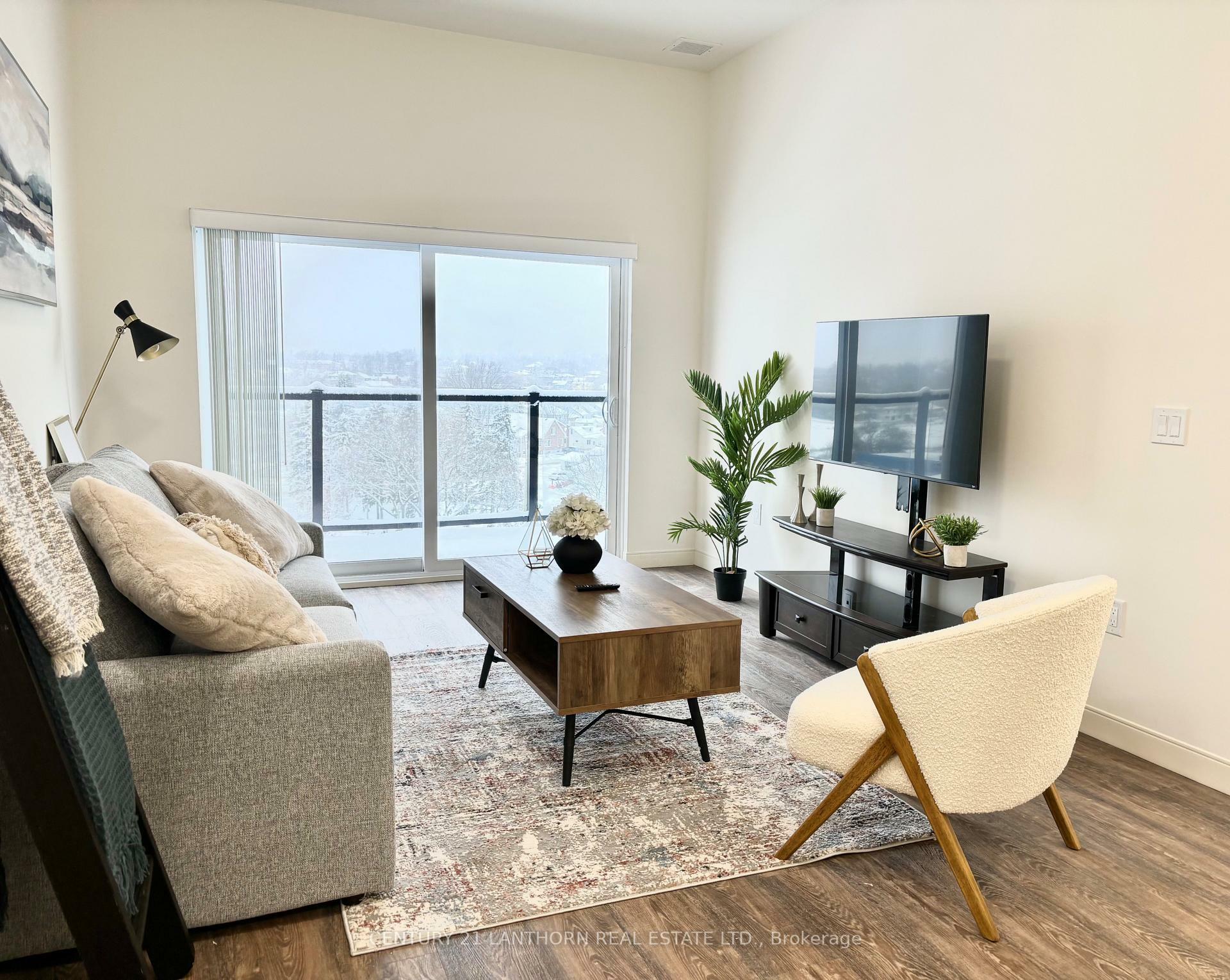 Photo de la propriété: 135 Station Street S 606 ON K8N 2S9