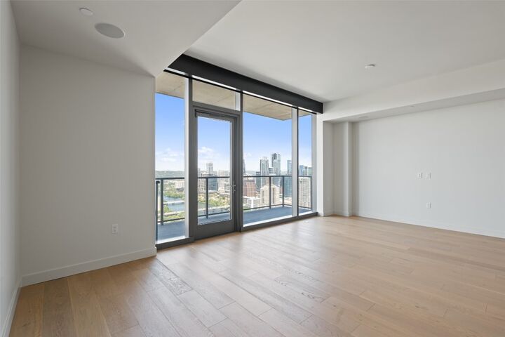 Property Photo: 44 East Avenue 4302 TX 78701
