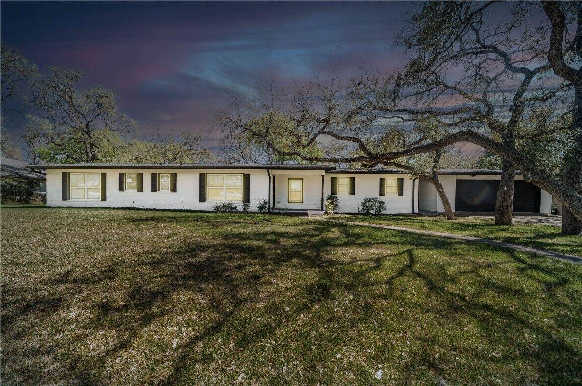 Property Photo:  615 Dale Drive  TX 78666 