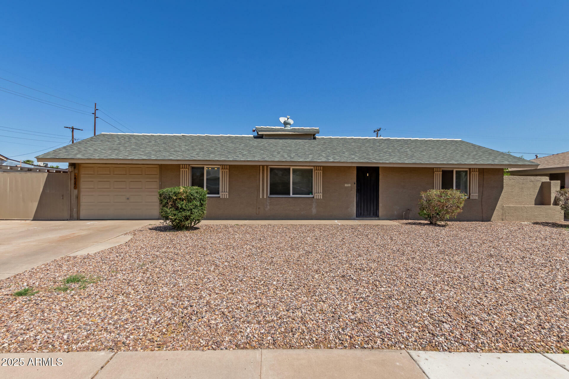 Property Photo: 2340 W Earll Drive AZ 85015