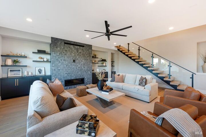 Property Photo: 22 Oak Knoll Court CA 94952