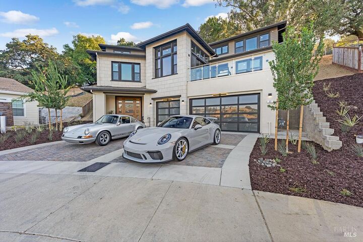 Property Photo:  22 Oak Knoll Court  CA 94952 