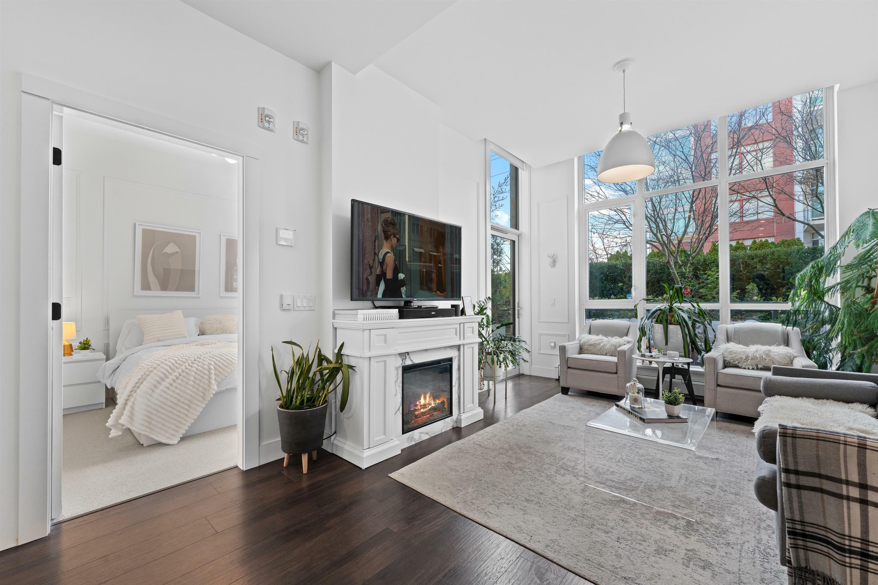 131 E 3rd Street 105  North Vancouver BC V7L 0E3 photo