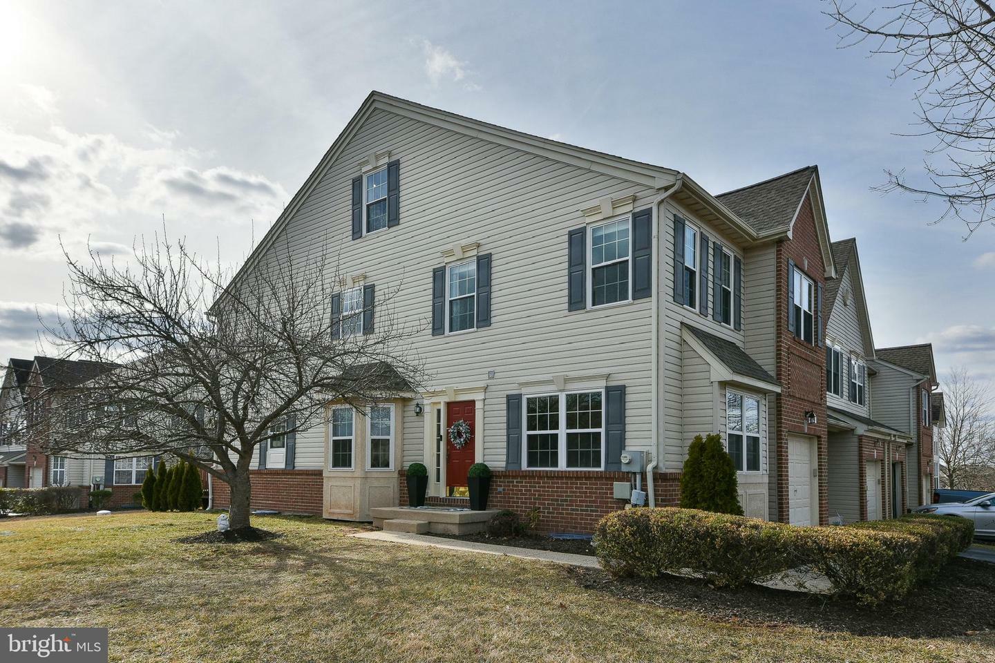 Property Photo: 356 Belcourt Way PA 19438