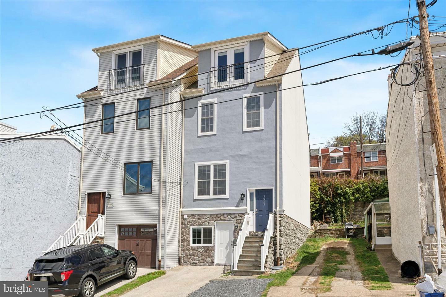 3923 Dexter Street  Philadelphia PA 19128 photo