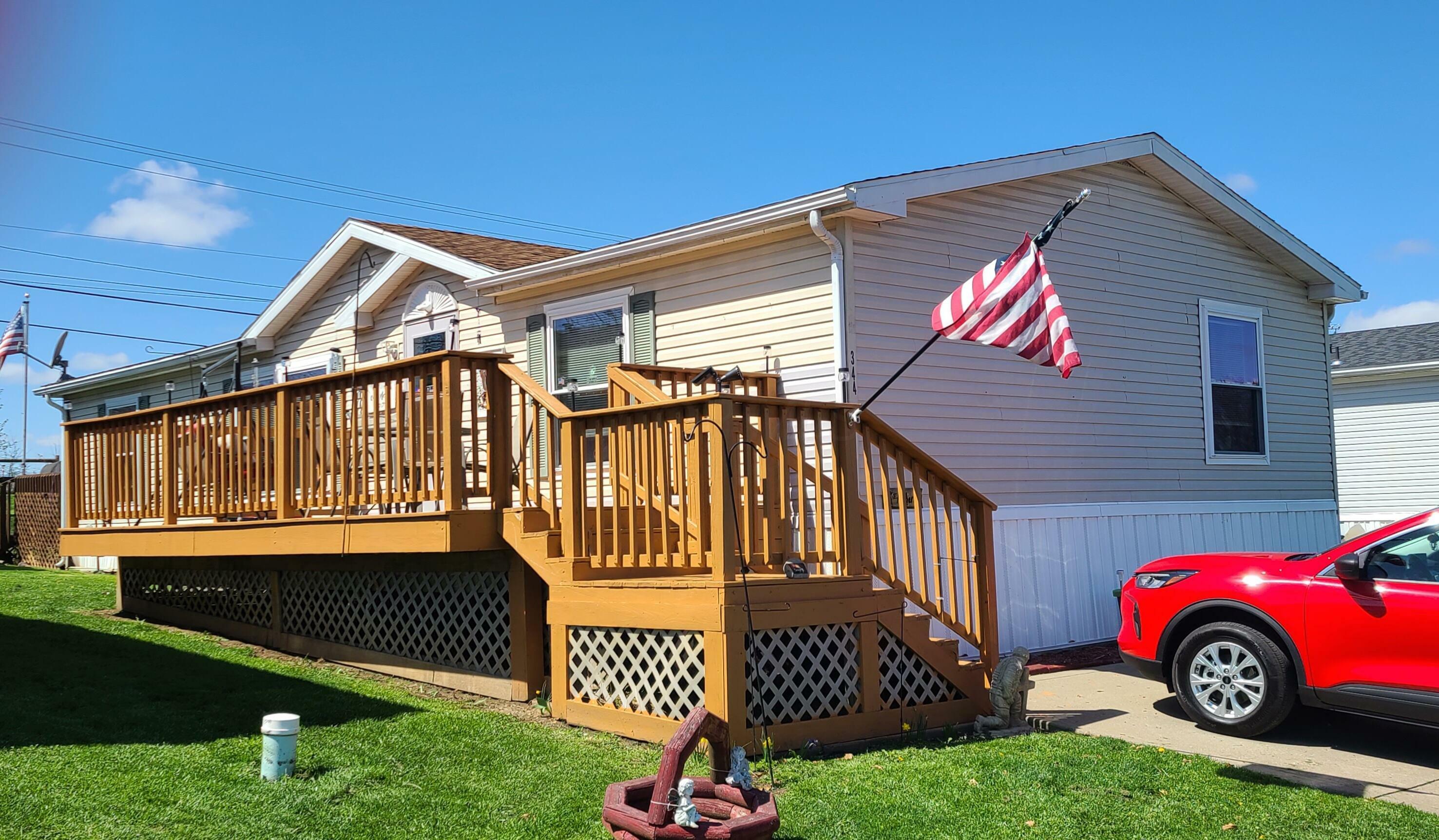 Property Photo:  1100 Thornwood Drive  OH 43056 