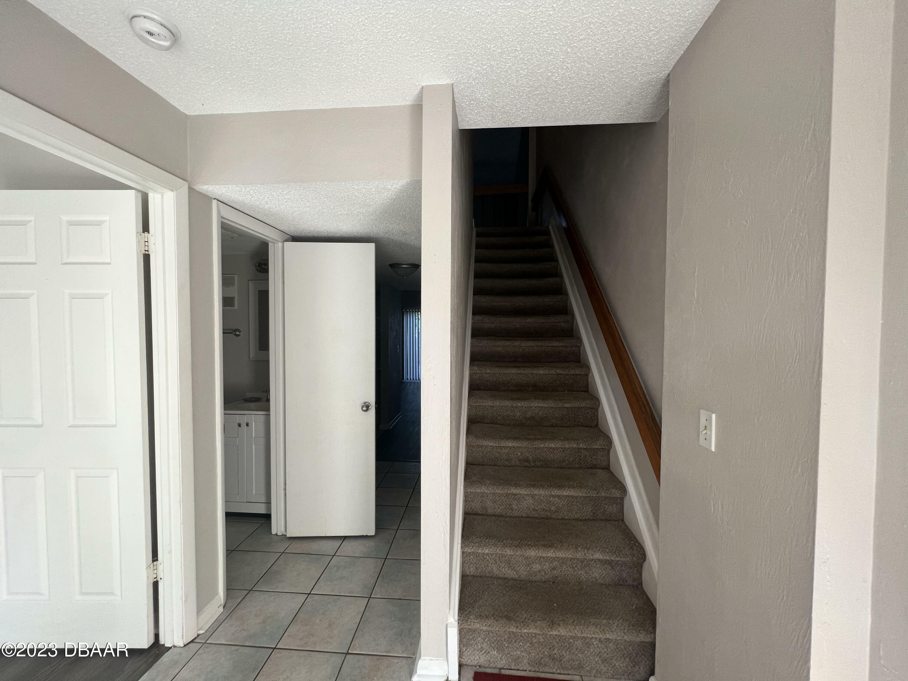Property Photo: 16 Oakwood Park FL 32174