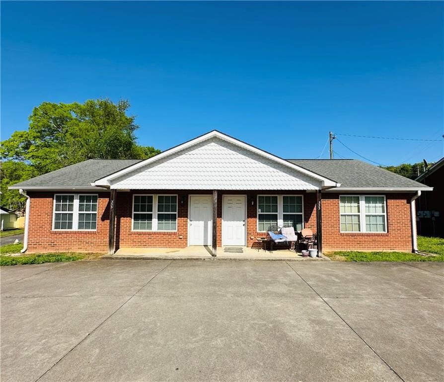 Property Photo: 333 Garden Avenue SE GA 30147