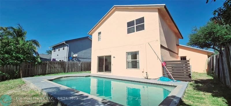 Property Photo: 930 SW 99th Ave FL 33025