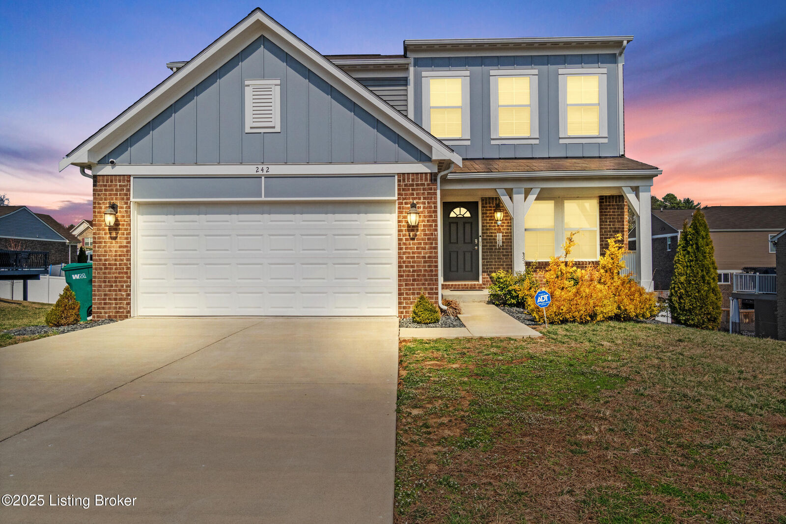 Property Photo: 242 Magnolia Dr KY 40165