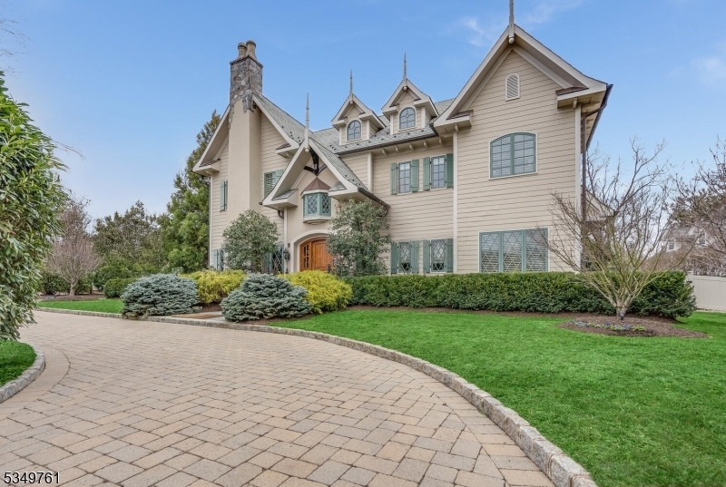 Property Photo:  80 Noe Ave  NJ 07940 