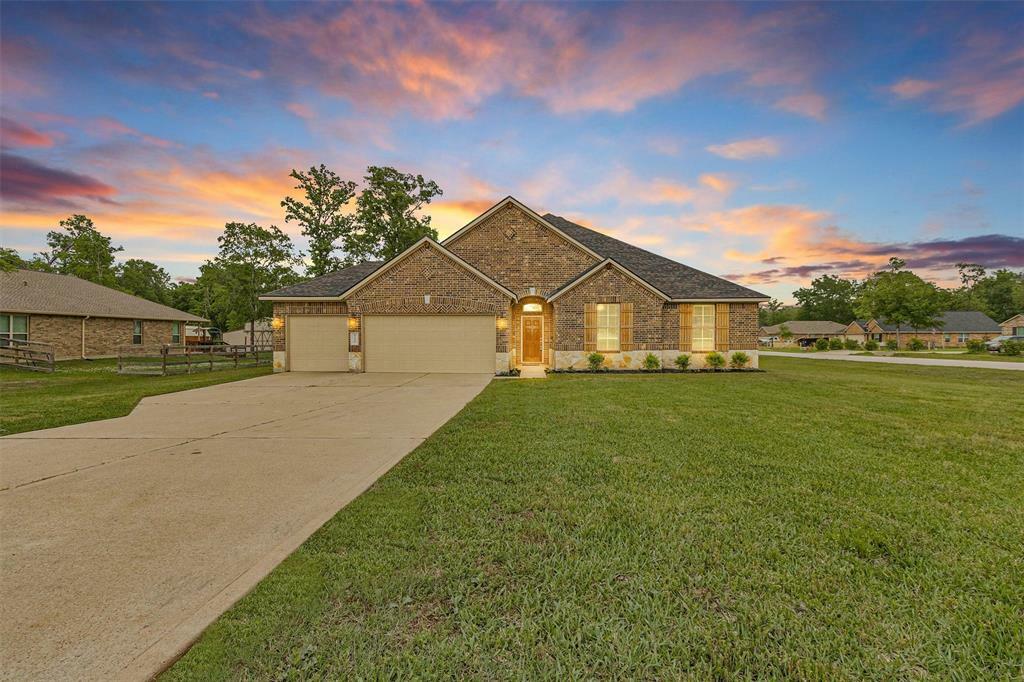 Property Photo: 9222 White Tail Drive TX 77303