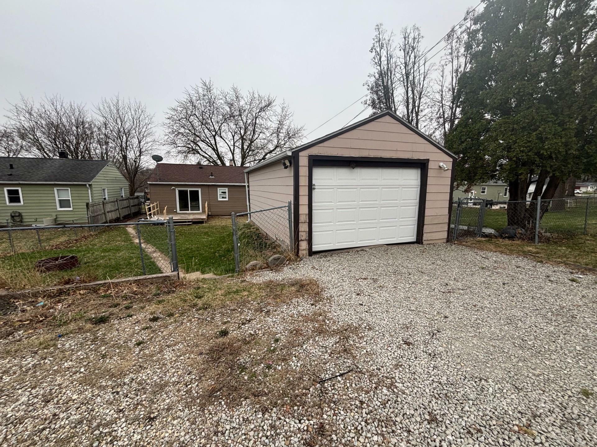 Property Photo: 819 Easton IA 50702