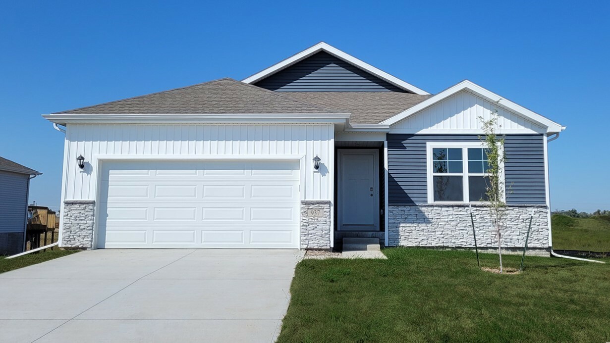 Property Photo: 1360 Northview Drive IA 50263