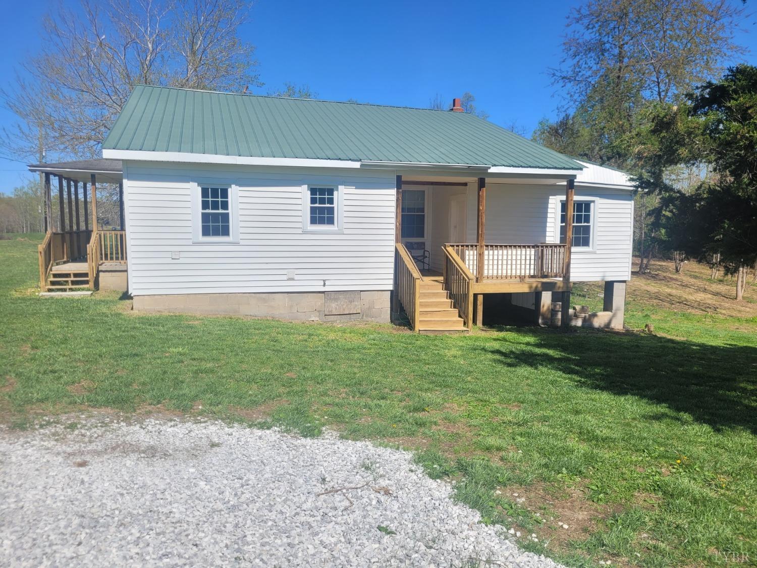 Property Photo: 15939 Richmond Highway VA 23958