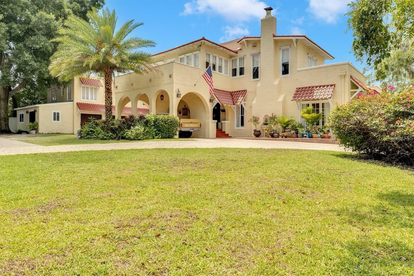 Property Photo: 845 E Edgewood Drive FL 33803