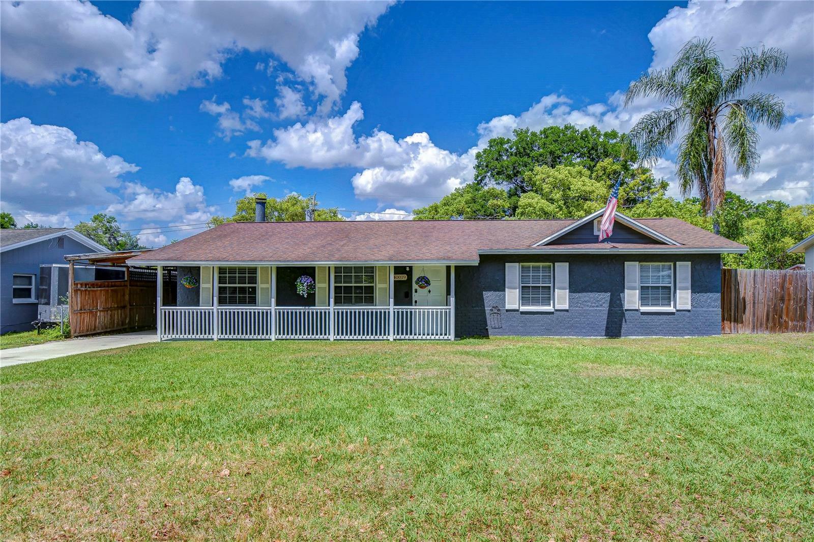 Property Photo: 40019 Proud Mockingbird Road FL 33540