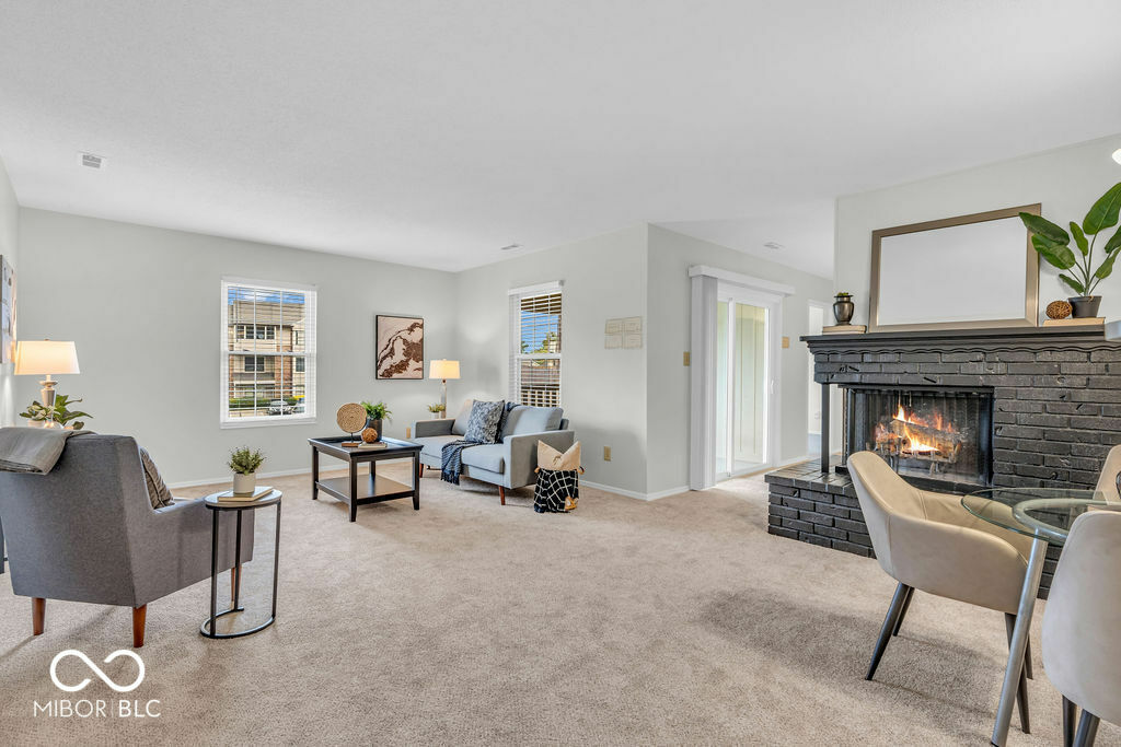 Property Photo: 1632 Queensbridge Square 7 IN 46219