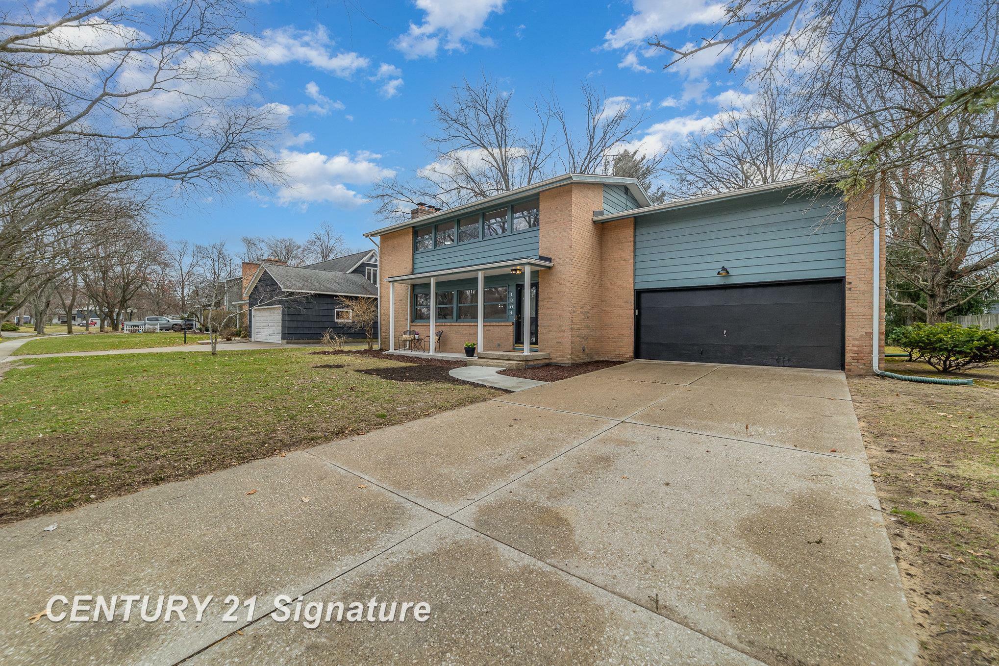 Property Photo: 1804 Ardmore Street MI 48642