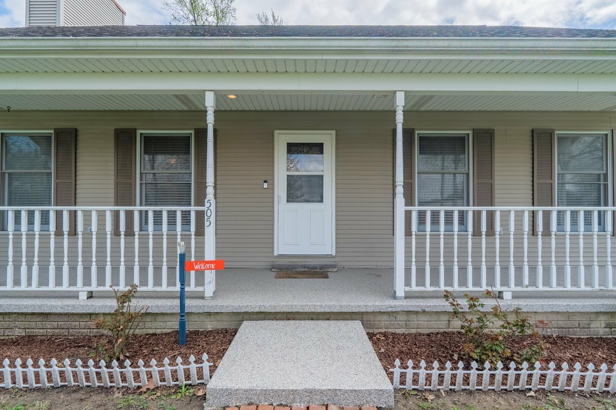 Property Photo: 505 E Cole Street IL 61745