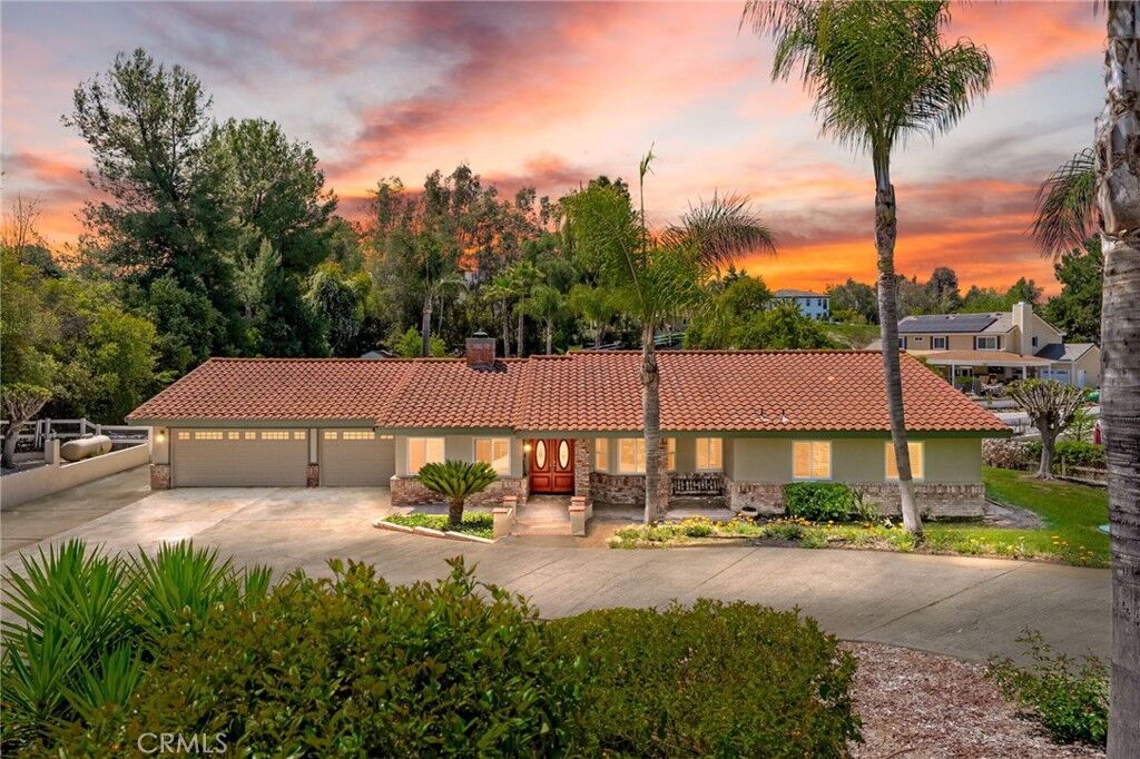 Property Photo:  29825 Puesta Del Sol  CA 92591 