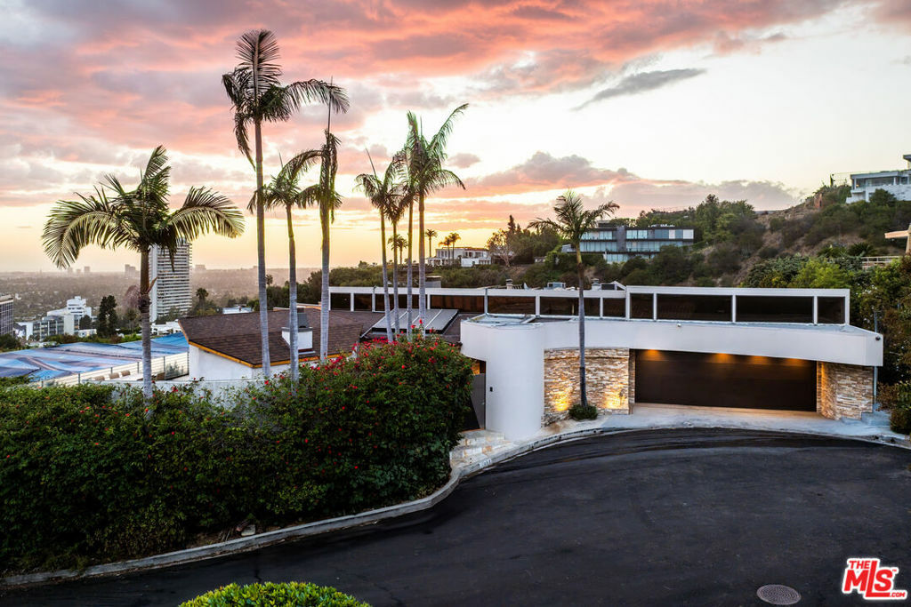Property Photo: 1443 Devlin Drive CA 90069