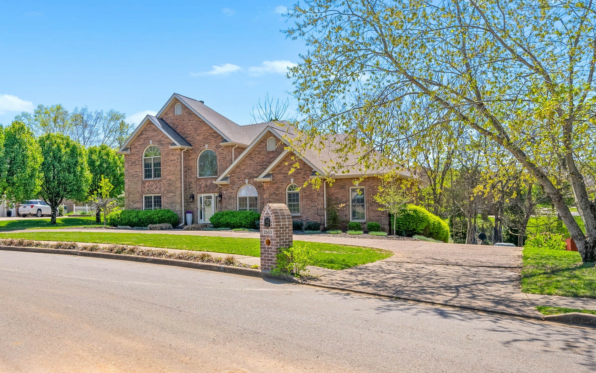Property Photo: 2553 Stone Briar Dr TN 37043
