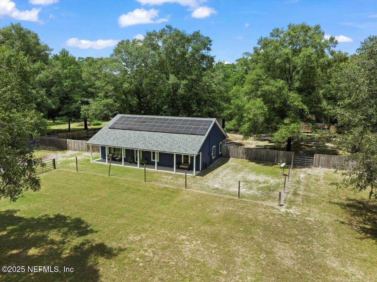 Property Photo: 2628 Primrose Circle FL 32068