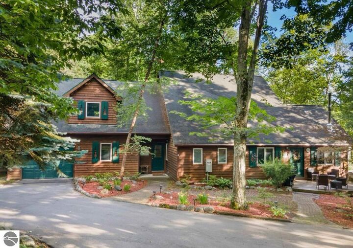 4133 N East Torch Lake Drive  Central Lake MI 49622 photo