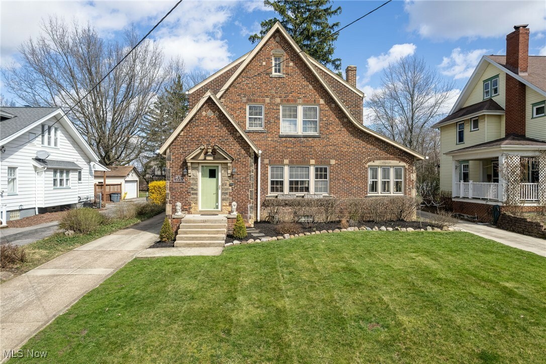 Property Photo: 1487 Felton Road OH 44121