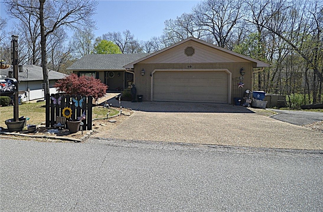 Property Photo: 10 Brentwood Drive AR 72715